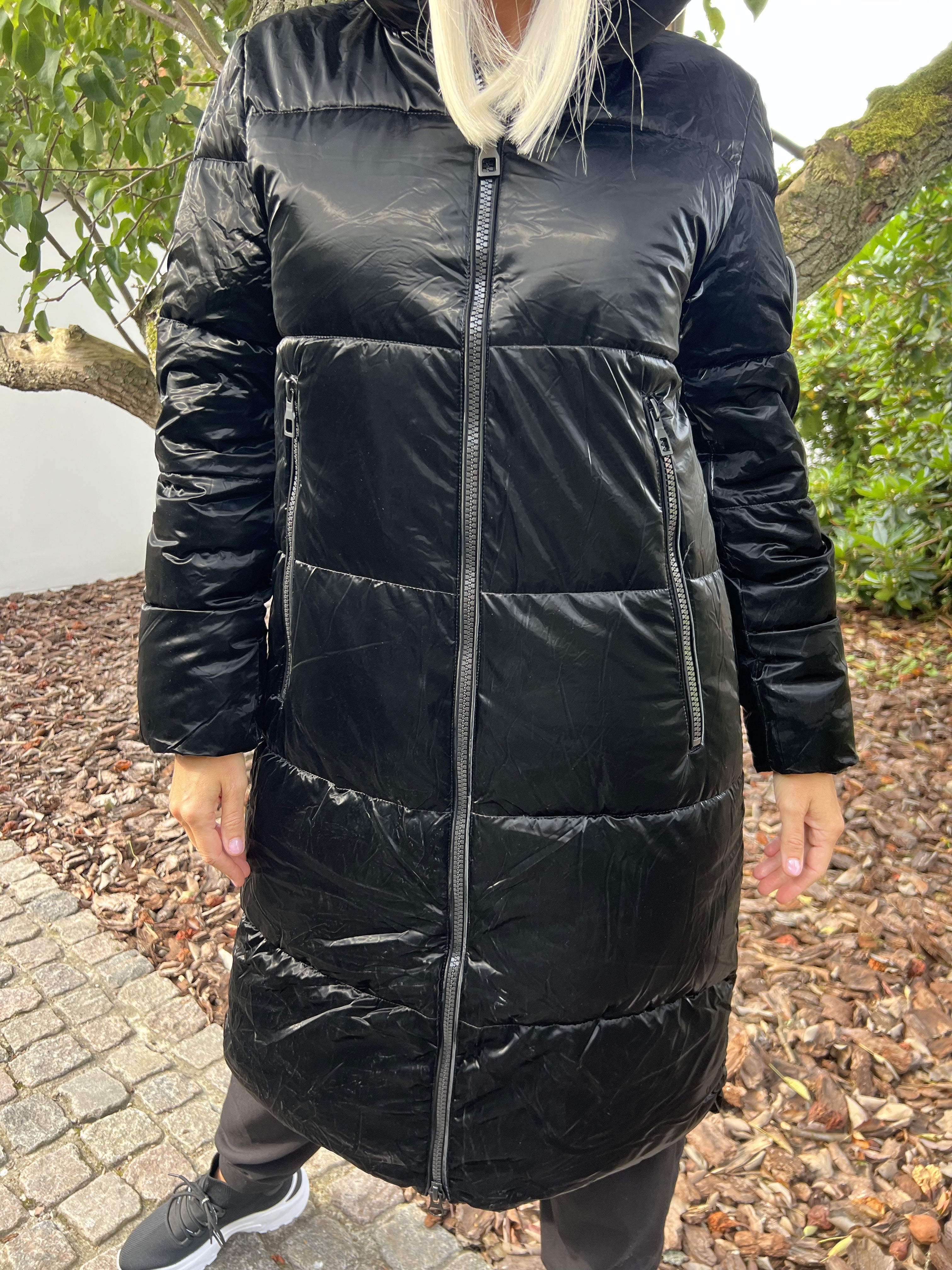 Cristabel - Shiny dunjacka med luva